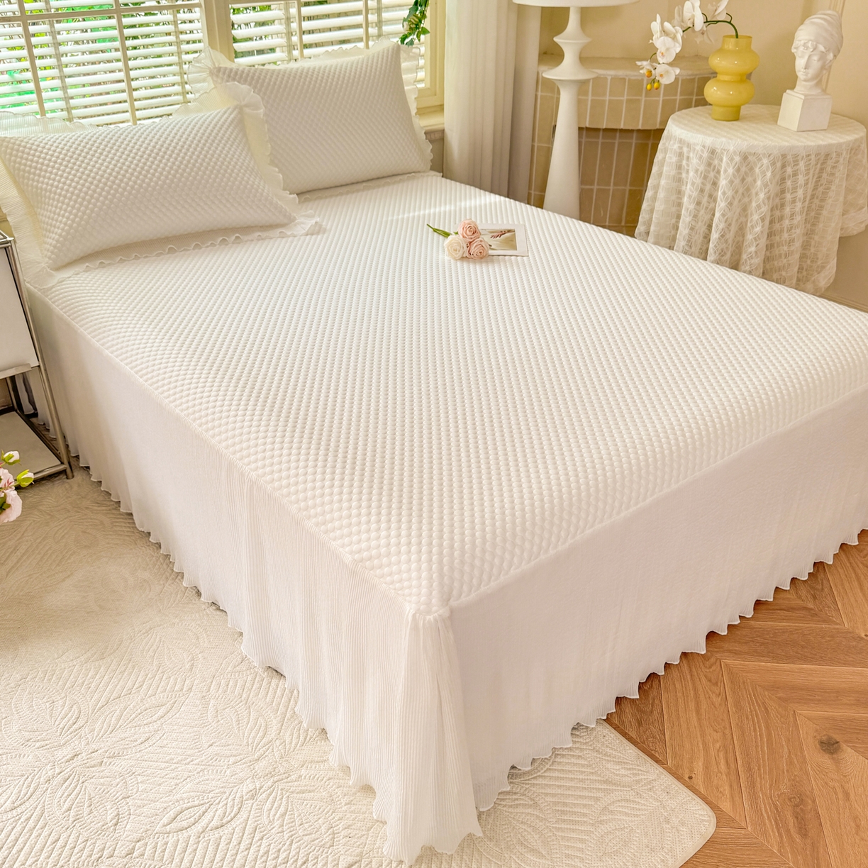 91家纺网 家纺一手货源 找家纺 逸尚阁 2026新款凉感夏被冰豆豆床裙凉席四件套 冰豆豆-珍珠白