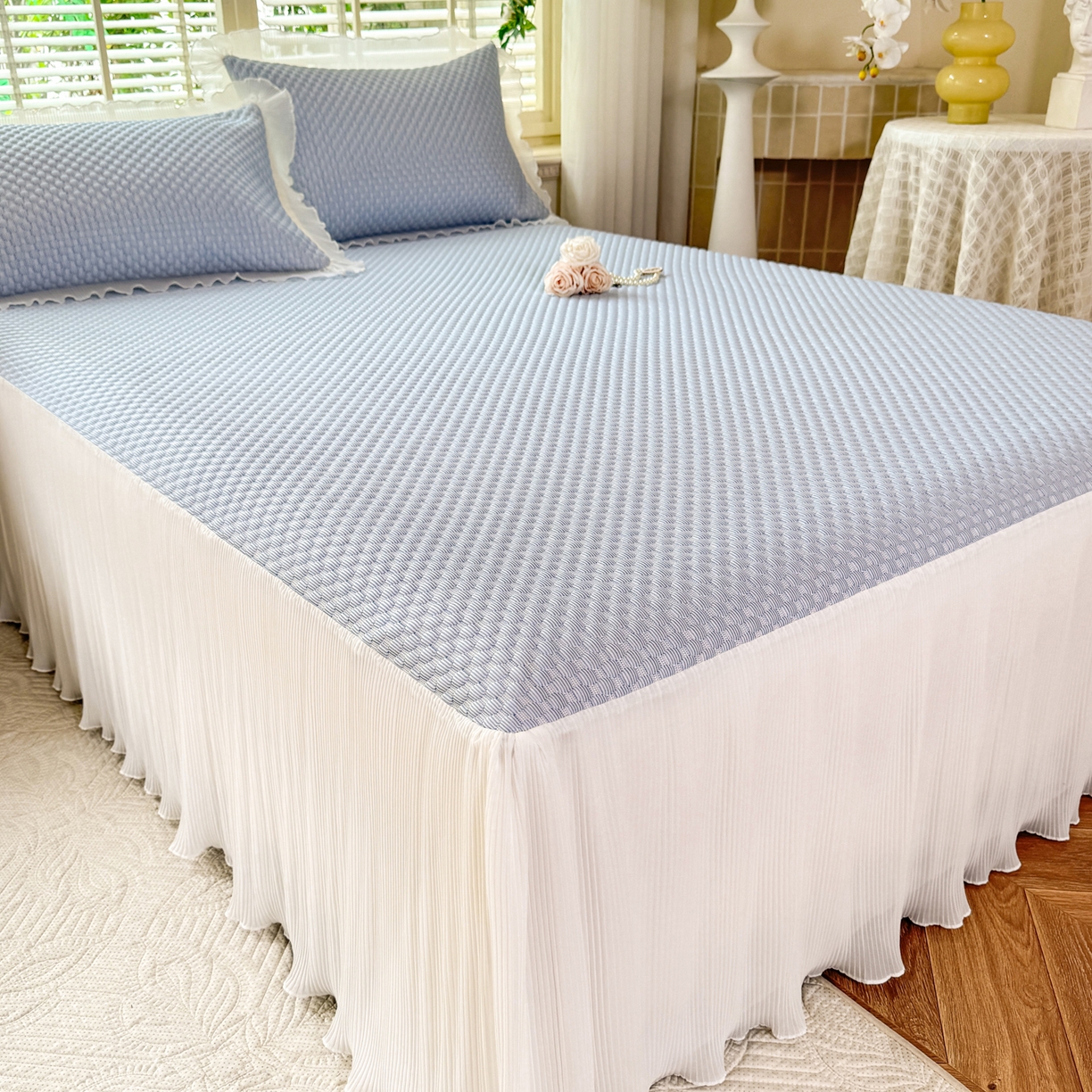 91家纺网 家纺一手货源 找家纺 逸尚阁 2026新款凉感夏被冰豆豆床裙凉席四件套 冰豆豆-宝石蓝