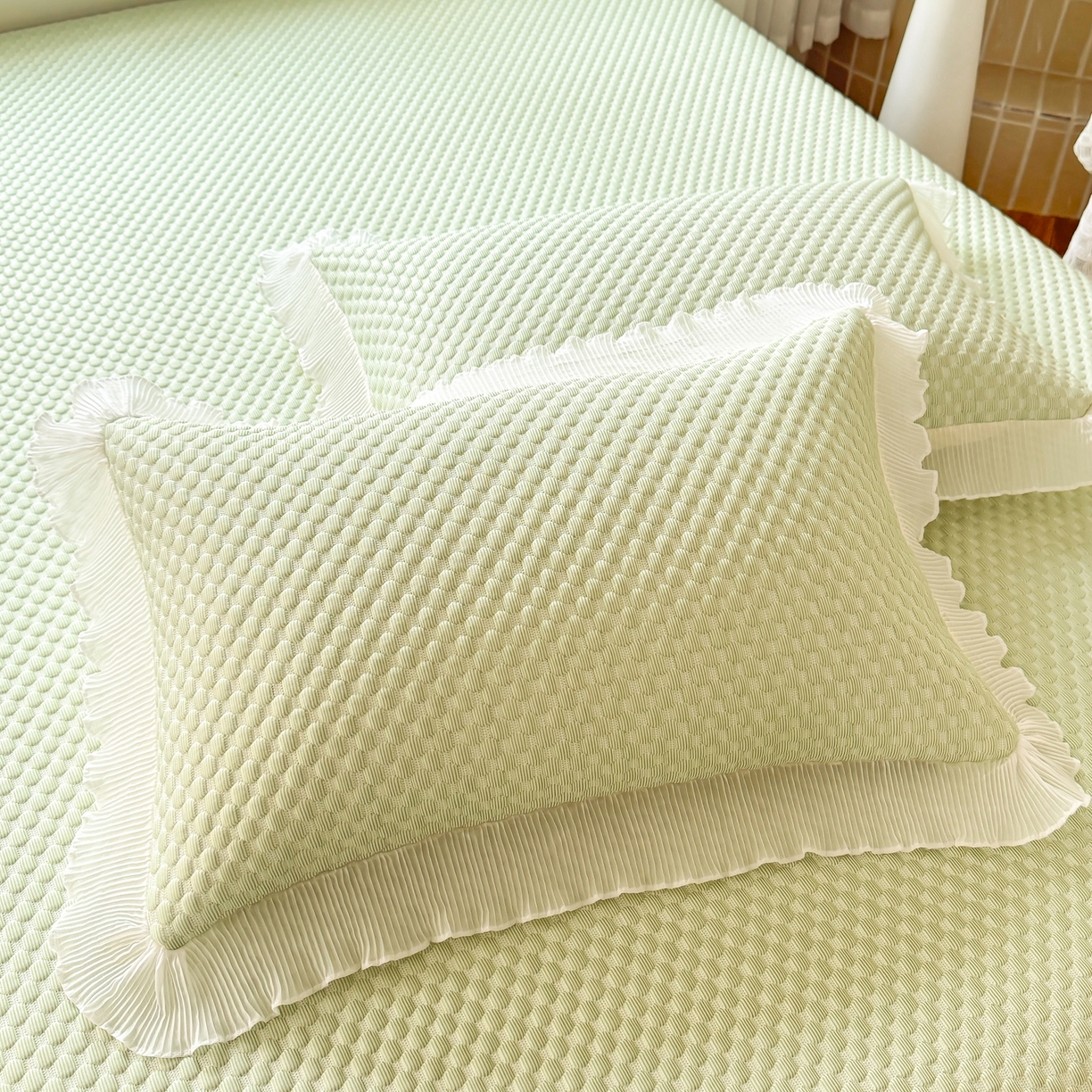 91家纺网 家纺一手货源 找家纺 逸尚阁 2026新款凉感夏被冰豆豆床裙凉席四件套 冰豆豆-清澈绿