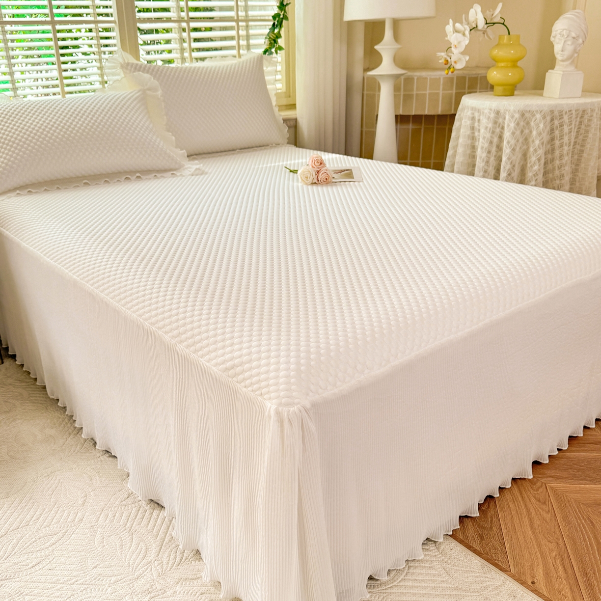 91家纺网 家纺一手货源 找家纺 逸尚阁 2026新款凉感夏被冰豆豆床裙凉席四件套 冰豆豆-珍珠白