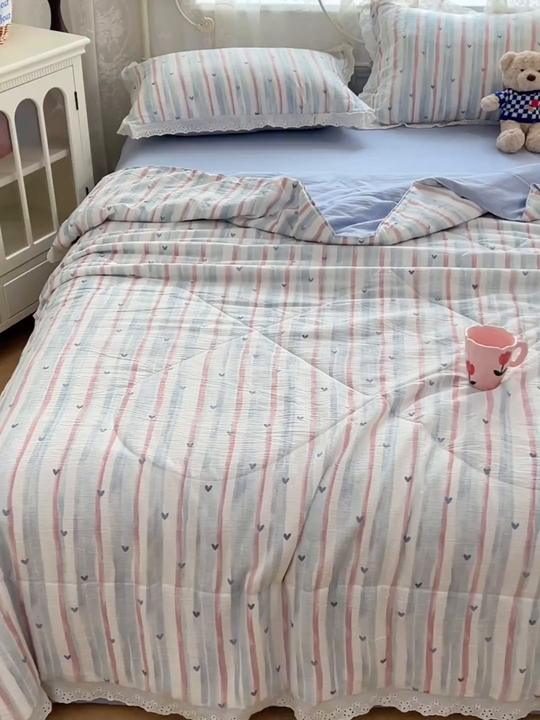91家纺网 家纺一手货源 找家纺 优佳优品 2026新款云感皱皱纱全棉花边款夏被四件套 蓝屿