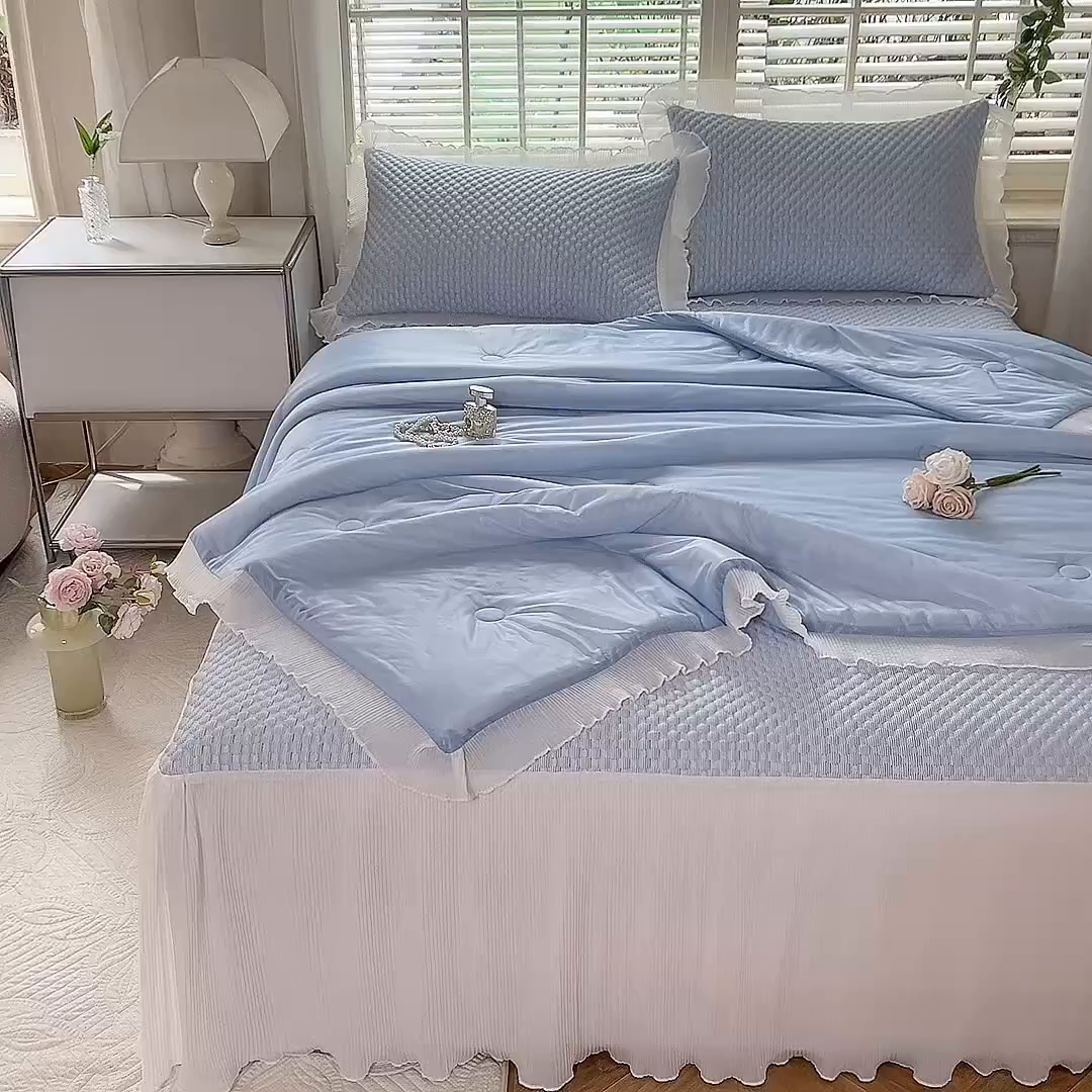 91家纺网 家纺一手货源 找家纺 逸尚阁 2026新款凉感夏被冰豆豆床裙凉席四件套 冰豆豆-宝石蓝