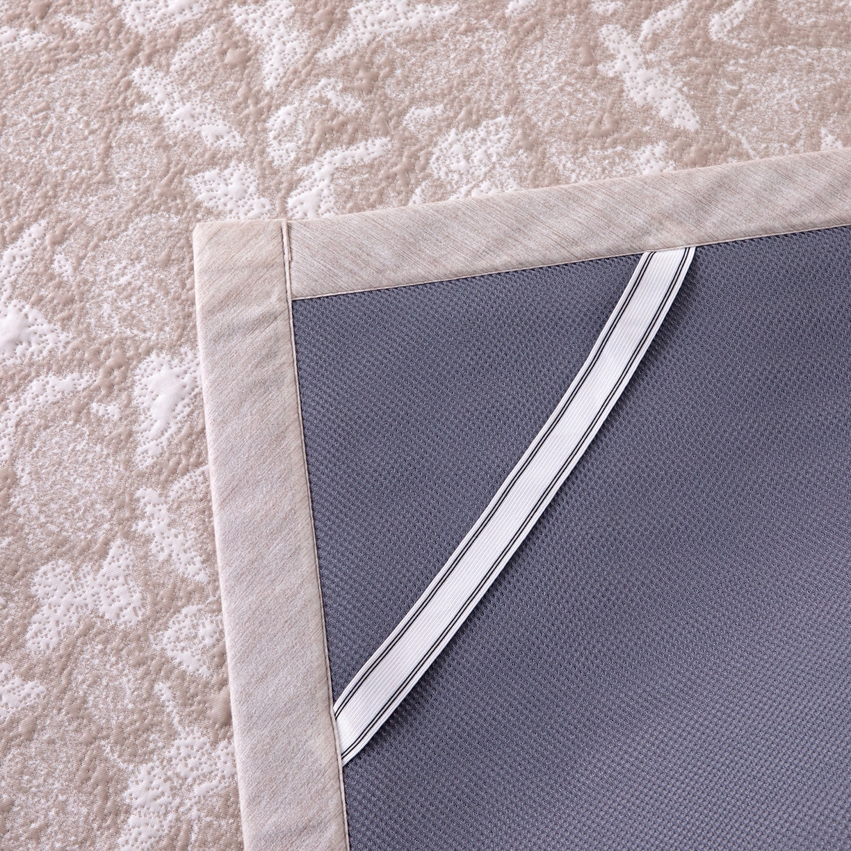 91家纺网 家纺一手货源 找家纺 女子家纺 2026新款A类凉感冰豆豆双面提花席-漫天蝶舞系列 漫天蝶舞-香槟金