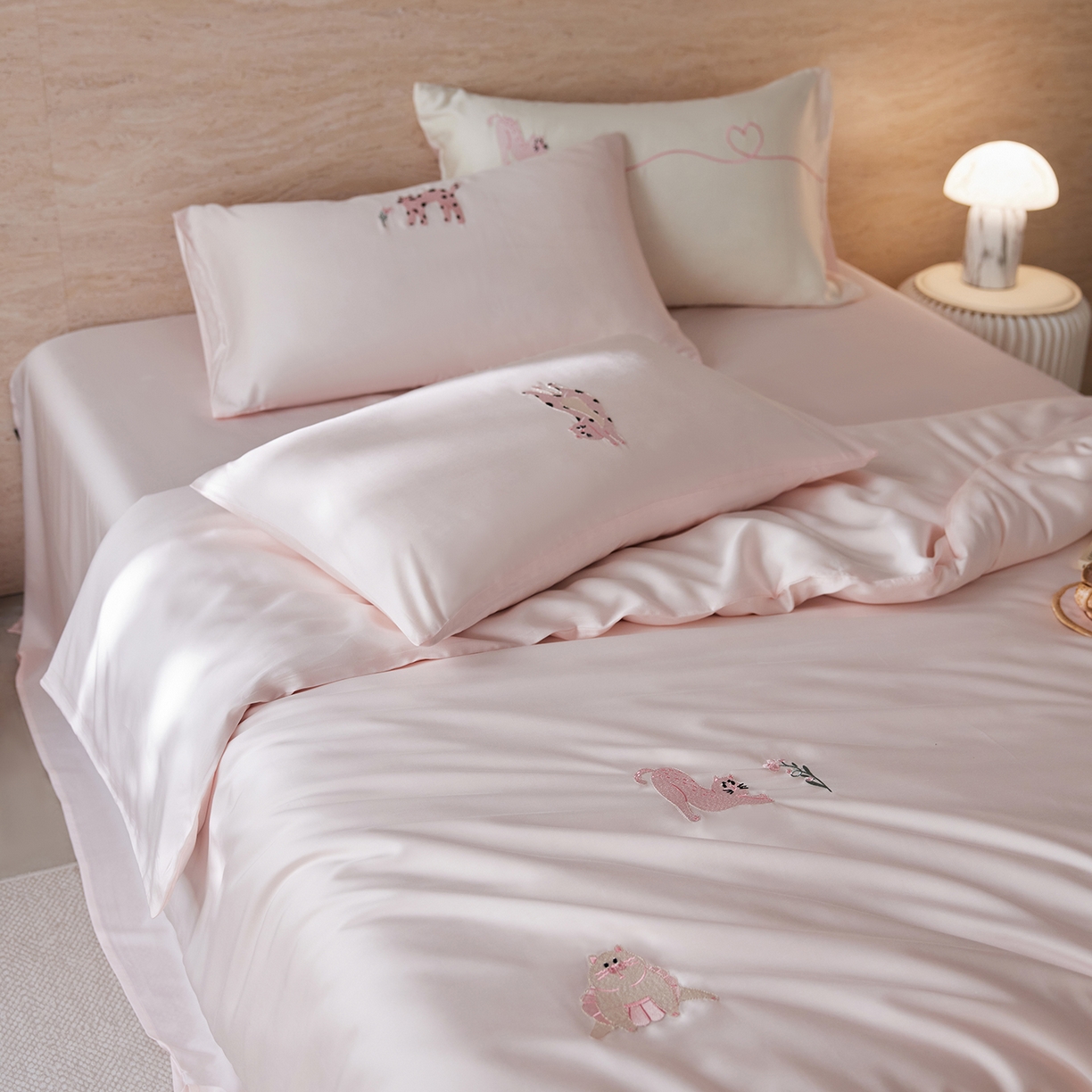 91家纺网 家纺一手货源 找家纺 （总）沐珩家纺 2026新款兰精天丝绣花四件套-萌宠系列