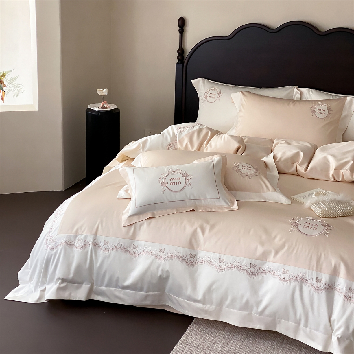 91家纺网 家纺一手货源 找家纺 （总）树下 2026新款a类100支50s双股刺绣高支高密贡缎长绒棉四件套全棉四件套-蝶吟