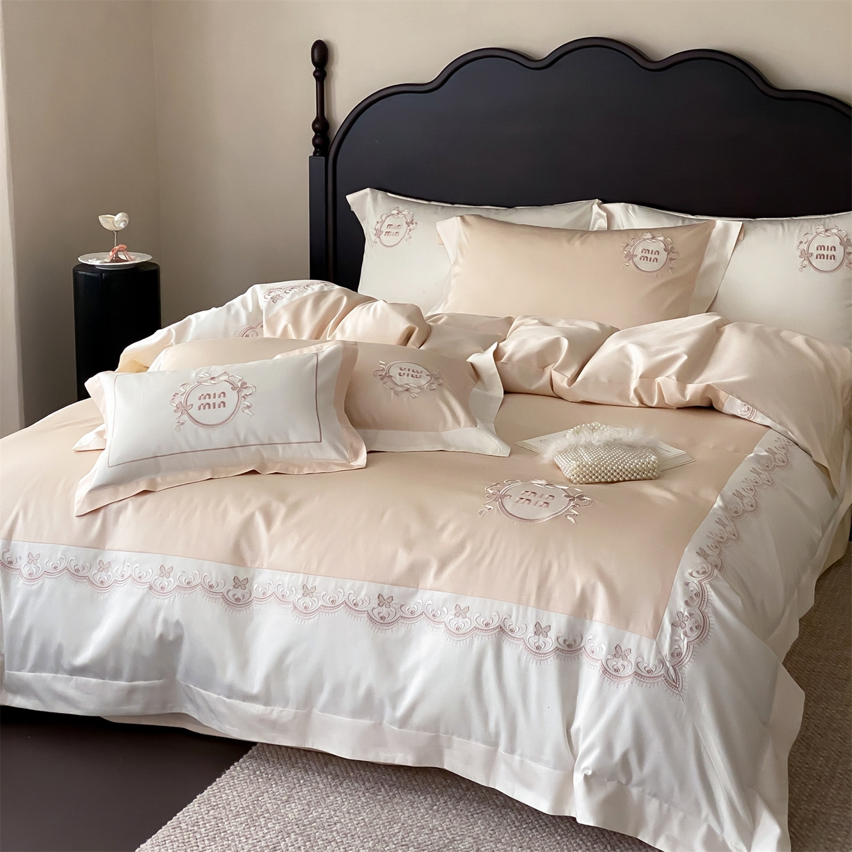 91家纺网 家纺一手货源 找家纺 （总）树下 2026新款a类100支50s双股刺绣高支高密贡缎长绒棉四件套全棉四件套-蝶吟