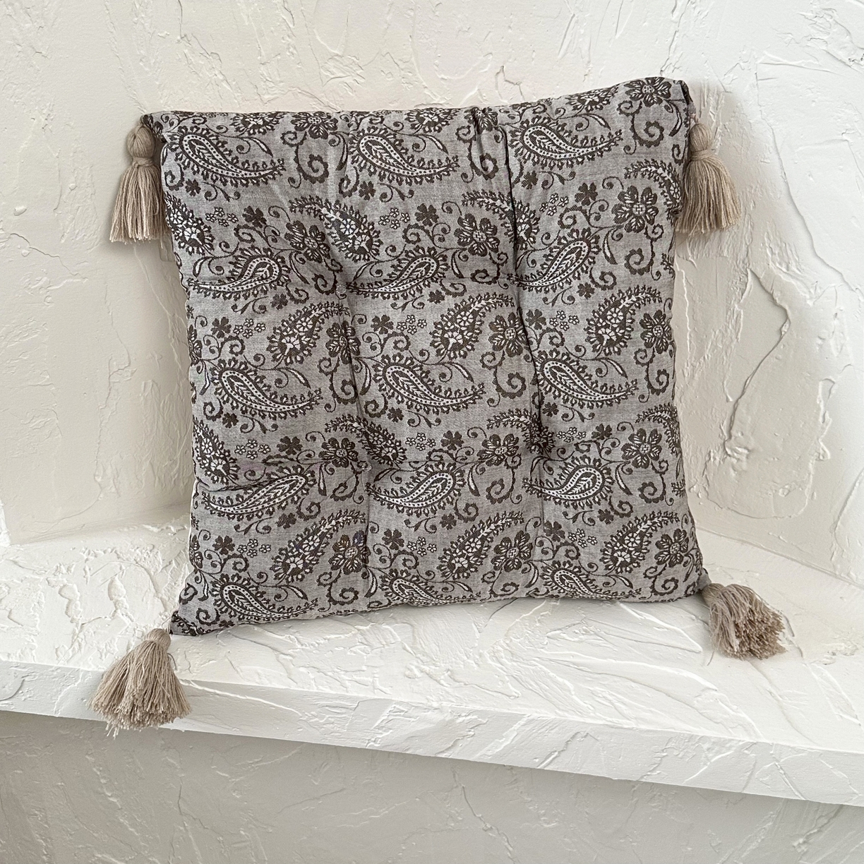 91家纺网 家纺一手货源 找家纺 （总）座享家 2026新款棉麻提花小流苏坐垫