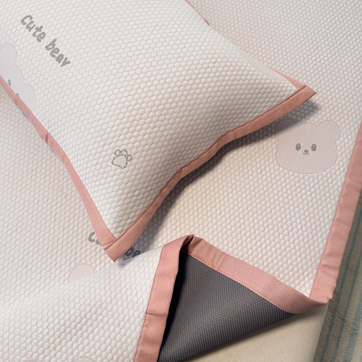 91家纺网 家纺一手货源 找家纺 （总）亿梵家居 2026春夏新款冰豆豆PE高分子凉席