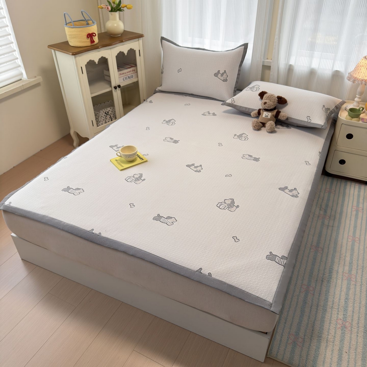 91家纺网 家纺一手货源 找家纺 亿梵家居 2026春夏新款冰豆豆PE高分子凉席 狗狗派对-咖