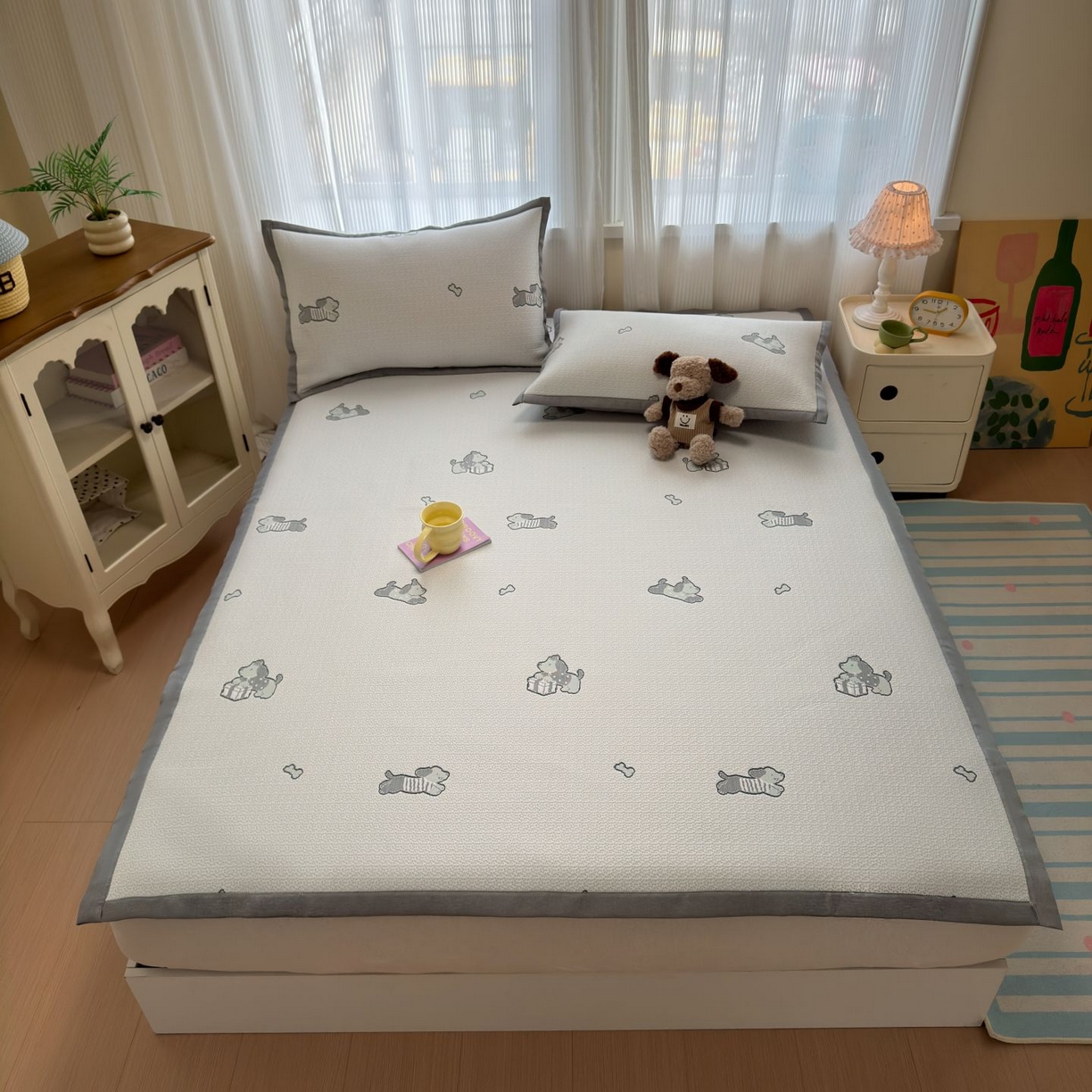 91家纺网 家纺一手货源 找家纺 亿梵家居 2026春夏新款冰豆豆PE高分子凉席 狗狗派对-绿