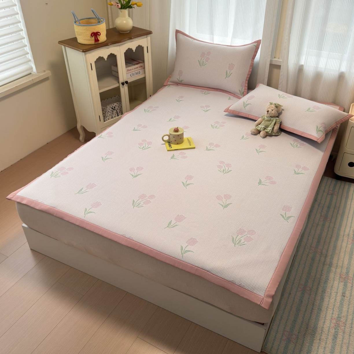 91家纺网 家纺一手货源 找家纺 亿梵家居 2026春夏新款冰豆豆PE高分子凉席 花间梦-粉