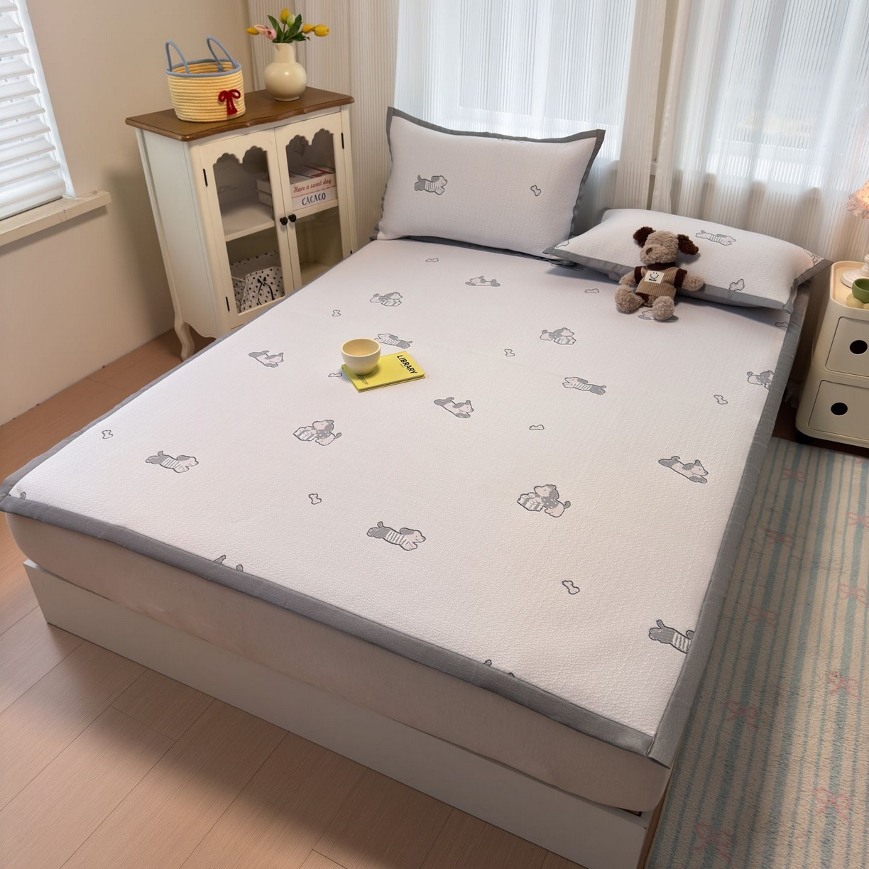 91家纺网 家纺一手货源 找家纺 亿梵家居 2026春夏新款冰豆豆PE高分子凉席 狗狗派对-粉