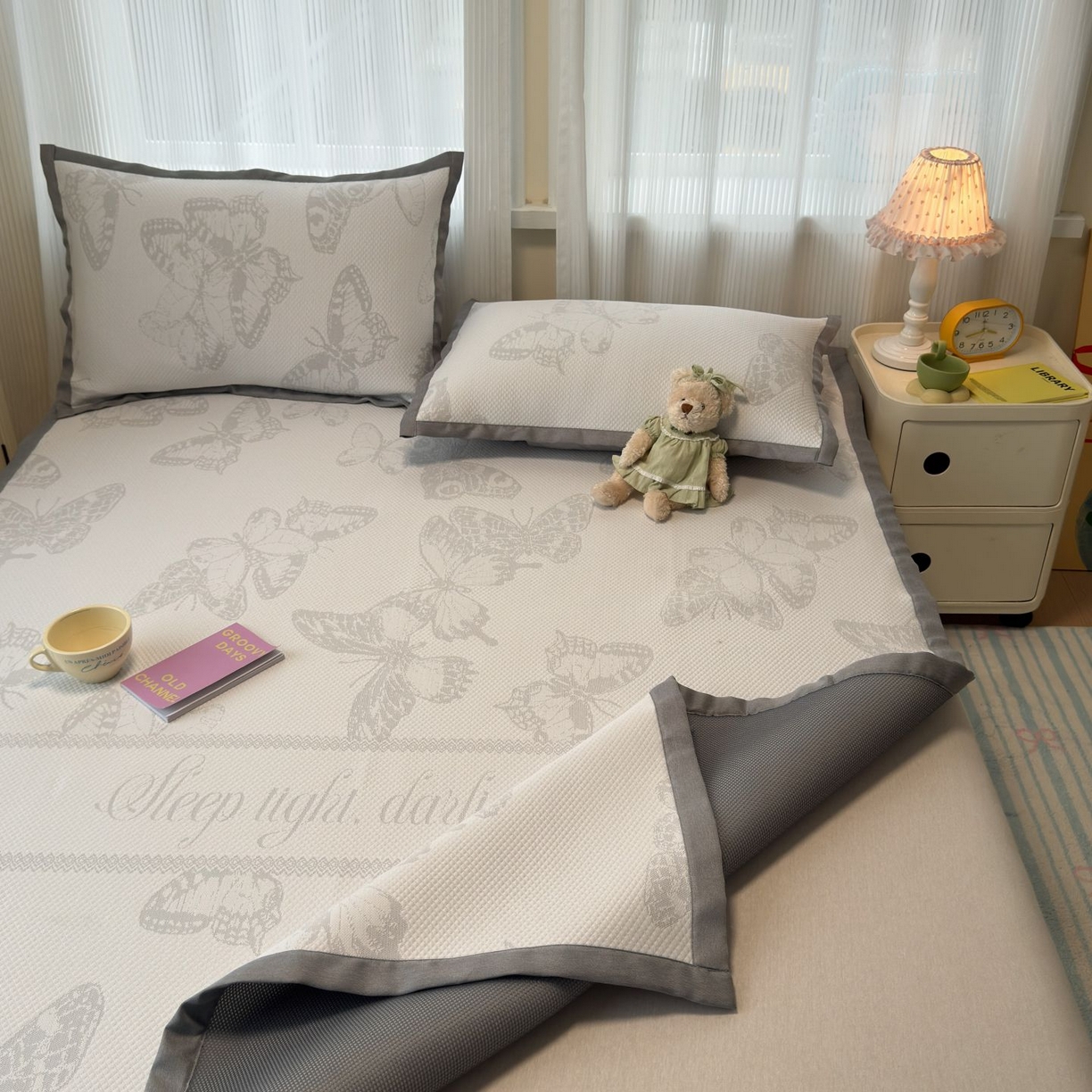 91家纺网 家纺一手货源 找家纺 亿梵家居 2026春夏新款冰豆豆PE高分子凉席 蝶舞