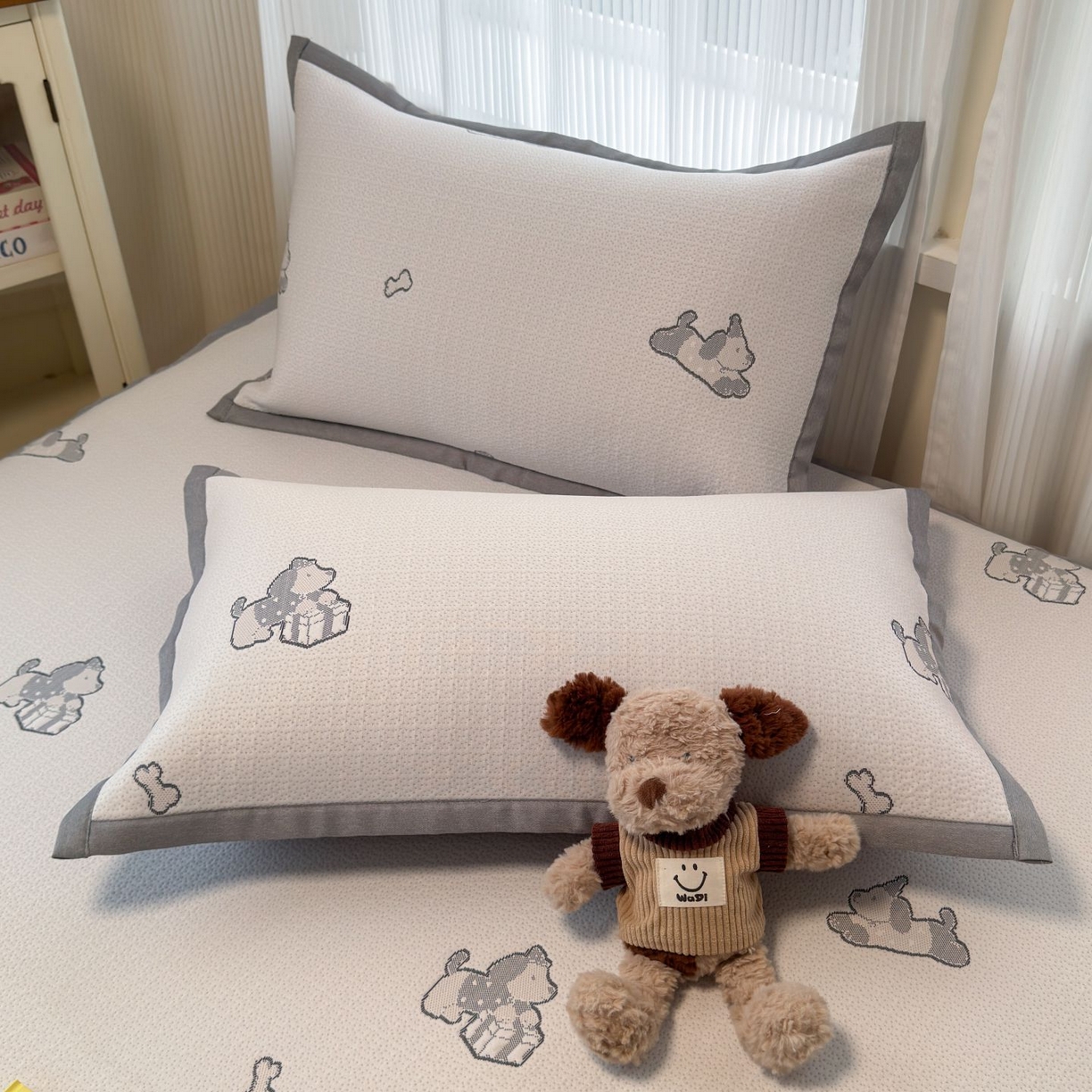 91家纺网 家纺一手货源 找家纺 亿梵家居 2026春夏新款冰豆豆PE高分子凉席 狗狗派对-咖