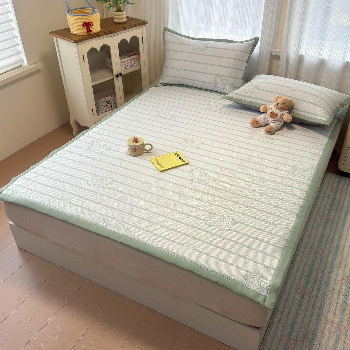 91家纺网 家纺一手货源 找家纺 亿梵家居 2026春夏新款冰豆豆PE高分子凉席 幸运小马-绿