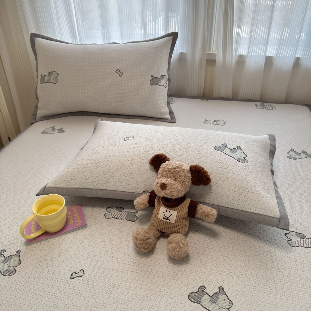 91家纺网 家纺一手货源 找家纺 亿梵家居 2026春夏新款冰豆豆PE高分子凉席 狗狗派对-绿