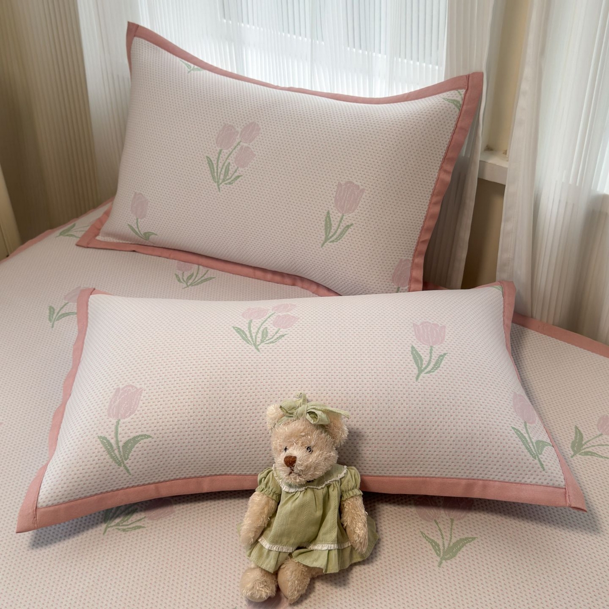 91家纺网 家纺一手货源 找家纺 亿梵家居 2026春夏新款冰豆豆PE高分子凉席 花间梦-粉