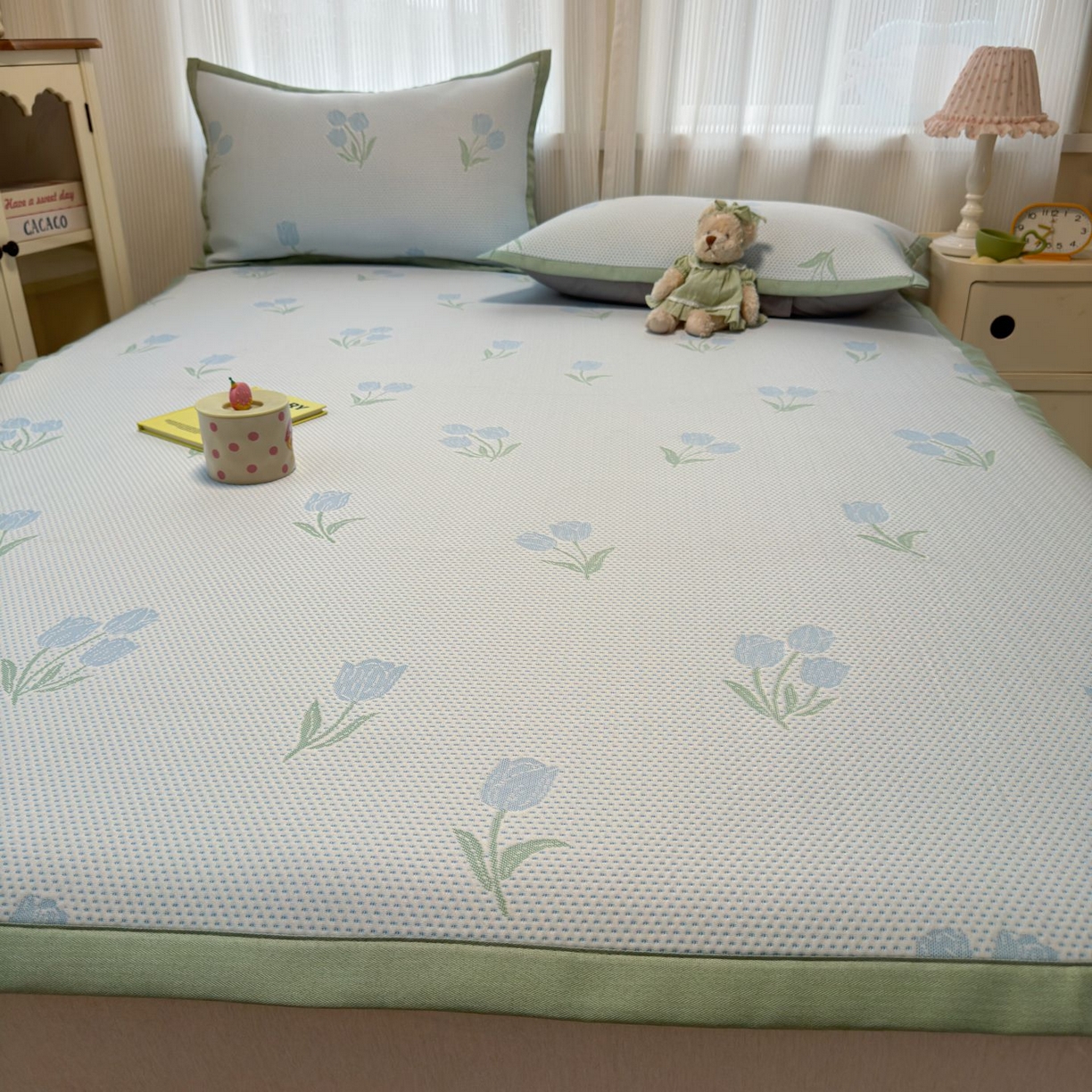 91家纺网 家纺一手货源 找家纺 亿梵家居 2026春夏新款冰豆豆PE高分子凉席 花间梦-蓝