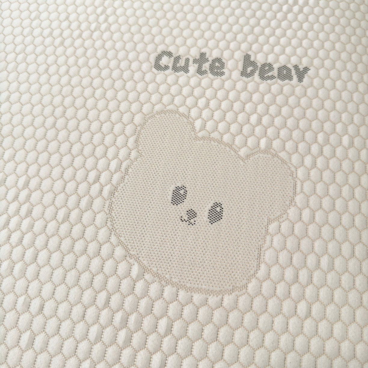 91家纺网 家纺一手货源 找家纺 亿梵家居 2026春夏新款冰豆豆PE高分子凉席 比利熊-咖