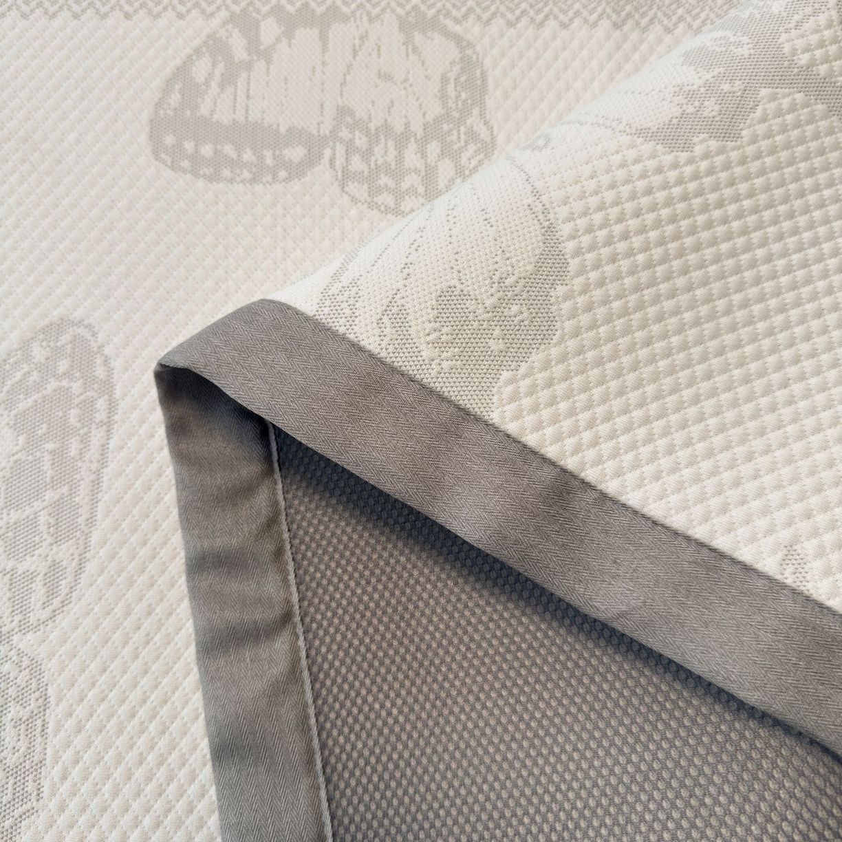 91家纺网 家纺一手货源 找家纺 亿梵家居 2026春夏新款冰豆豆PE高分子凉席 蝶舞