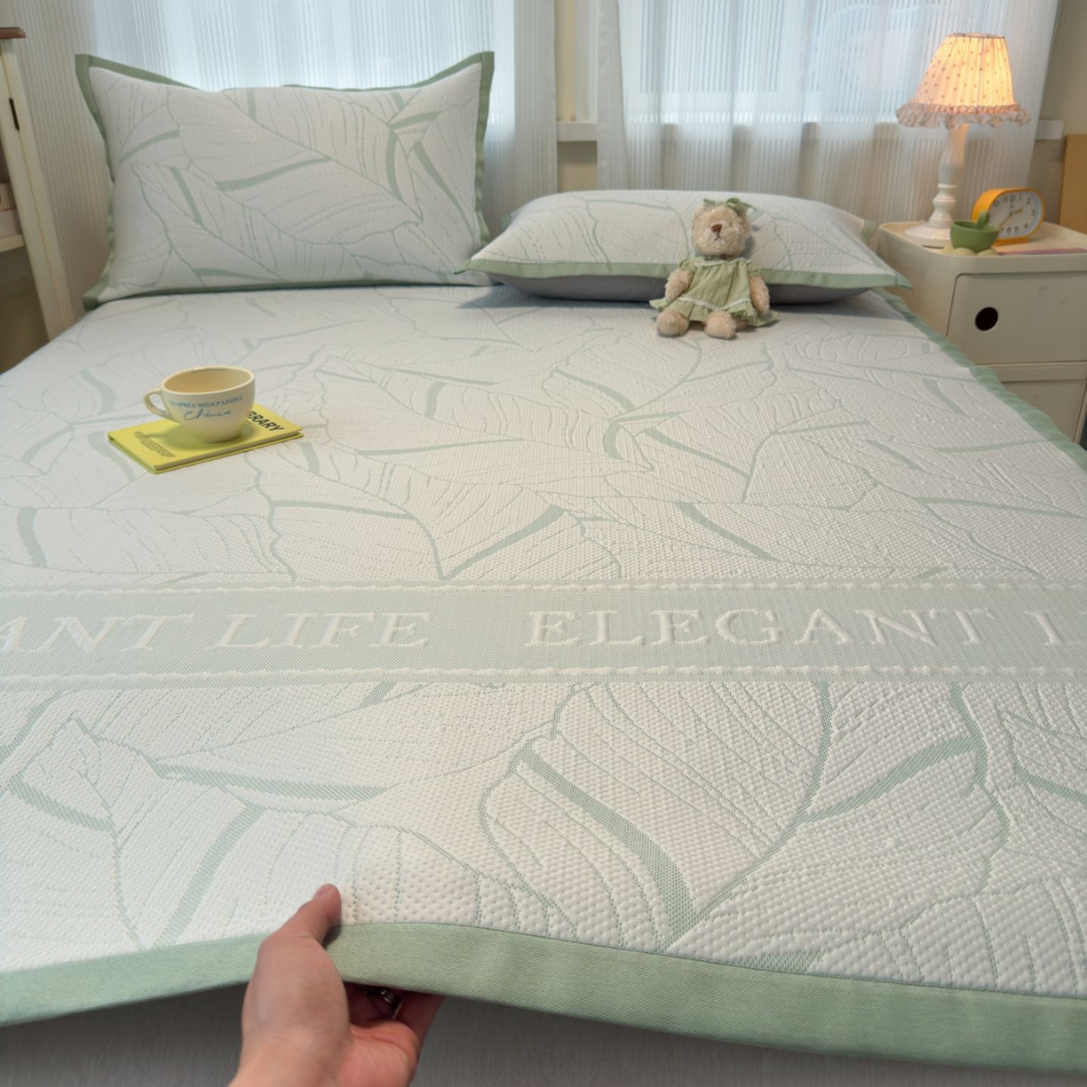 91家纺网 家纺一手货源 找家纺 亿梵家居 2026春夏新款冰豆豆PE高分子凉席 南枫-绿