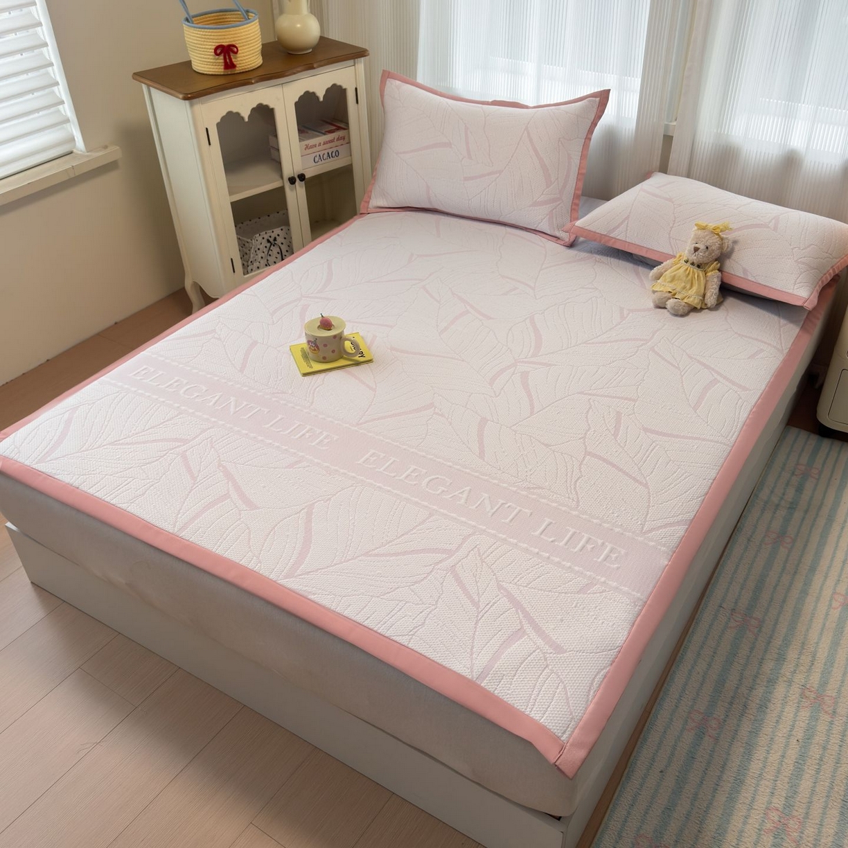 91家纺网 家纺一手货源 找家纺 亿梵家居 2026春夏新款冰豆豆PE高分子凉席 南枫-粉