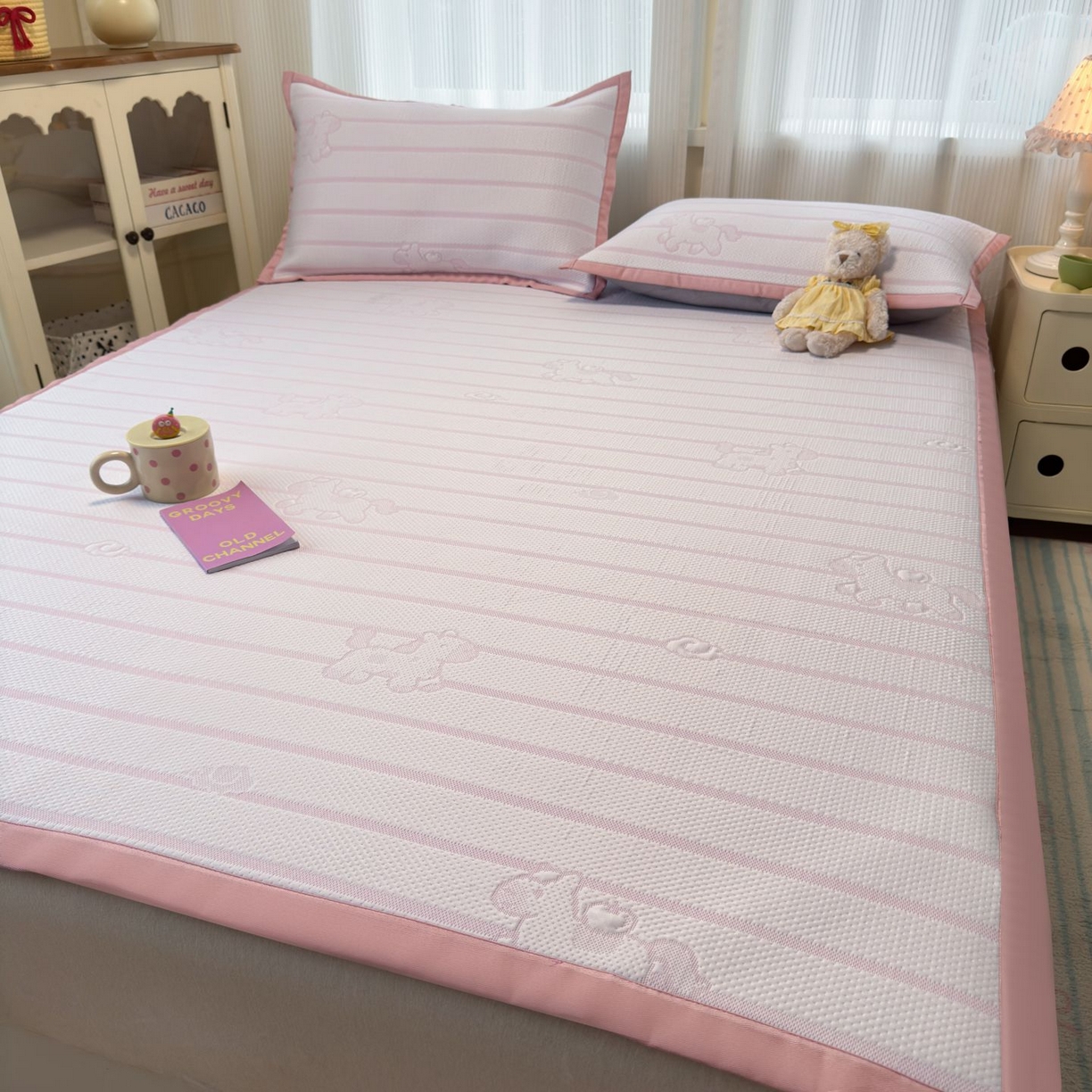 91家纺网 家纺一手货源 找家纺 亿梵家居 2026春夏新款冰豆豆PE高分子凉席 幸运小马-粉