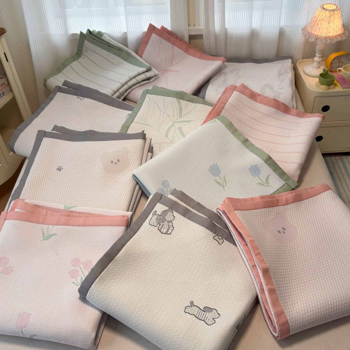 91家纺网 家纺一手货源 找家纺 亿梵家居 2026春夏新款冰豆豆PE高分子凉席 组合