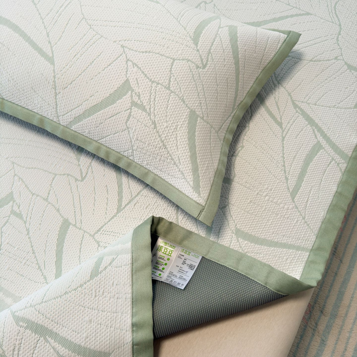 91家纺网 家纺一手货源 找家纺 亿梵家居 2026春夏新款冰豆豆PE高分子凉席 南枫-绿