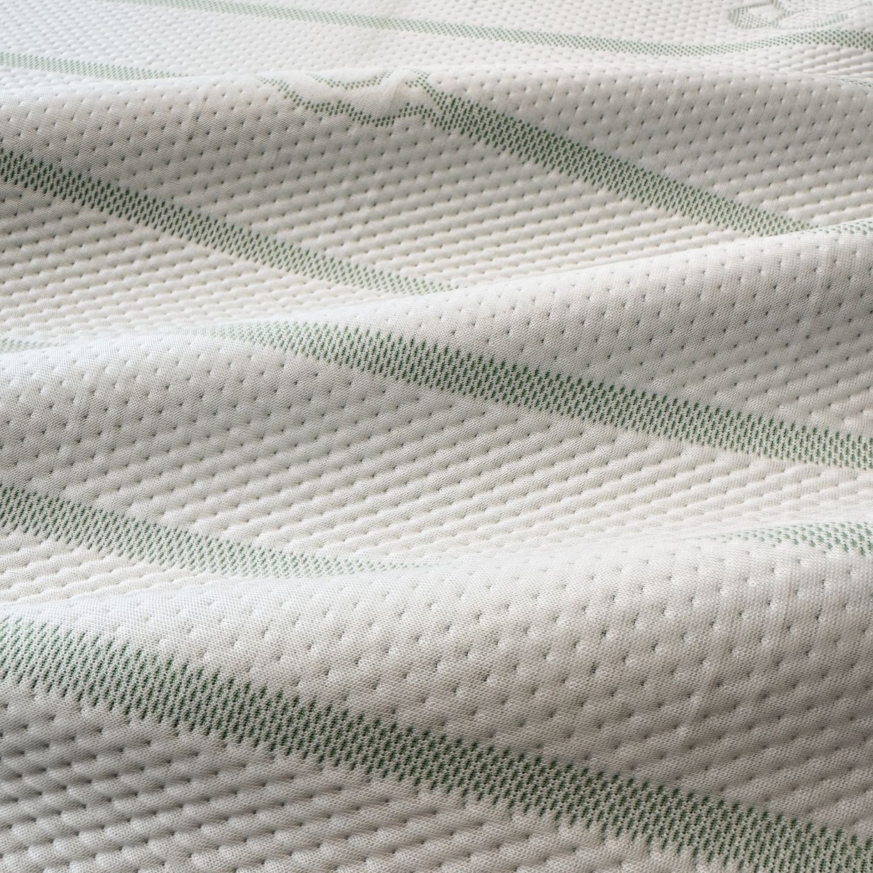 91家纺网 家纺一手货源 找家纺 亿梵家居 2026春夏新款冰豆豆PE高分子凉席 幸运小马-绿