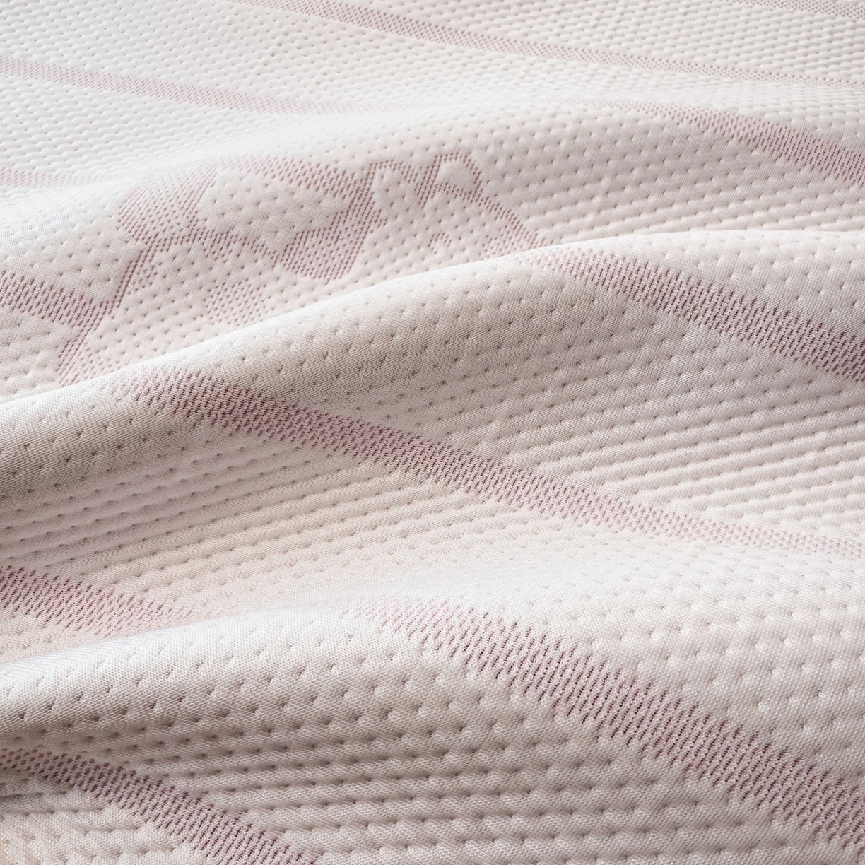 91家纺网 家纺一手货源 找家纺 亿梵家居 2026春夏新款冰豆豆PE高分子凉席 幸运小马-粉