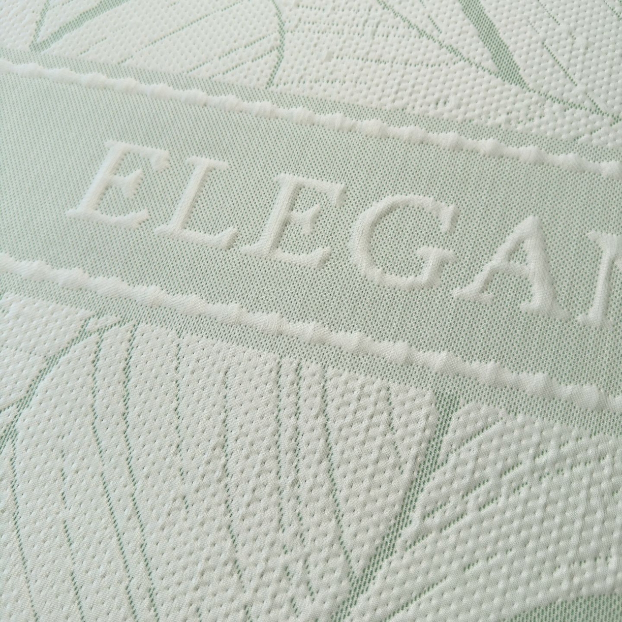 91家纺网 家纺一手货源 找家纺 亿梵家居 2026春夏新款冰豆豆PE高分子凉席 南枫-绿