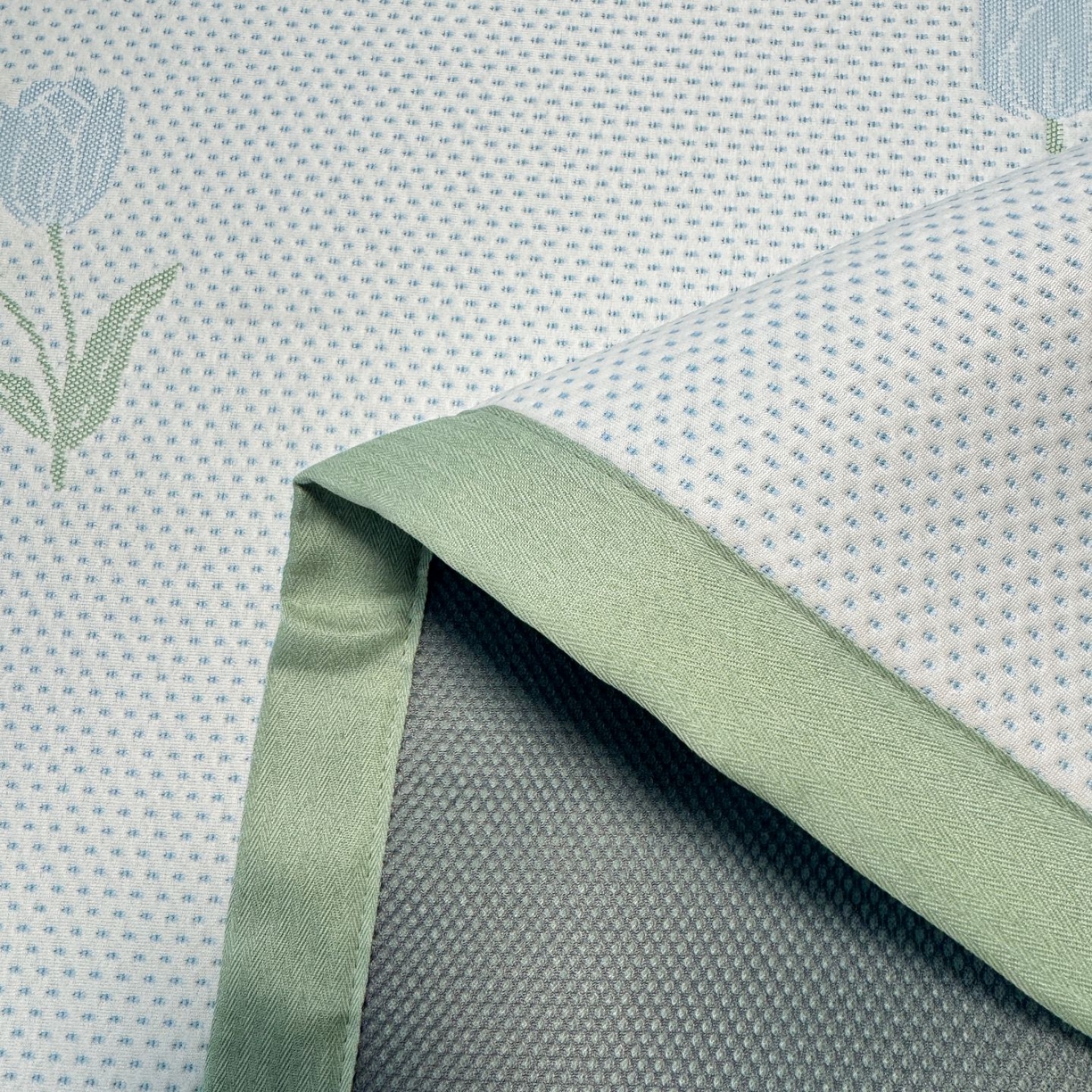 91家纺网 家纺一手货源 找家纺 亿梵家居 2026春夏新款冰豆豆PE高分子凉席 花间梦-蓝