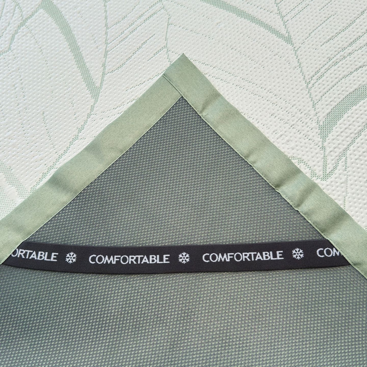 91家纺网 家纺一手货源 找家纺 亿梵家居 2026春夏新款冰豆豆PE高分子凉席 南枫-绿