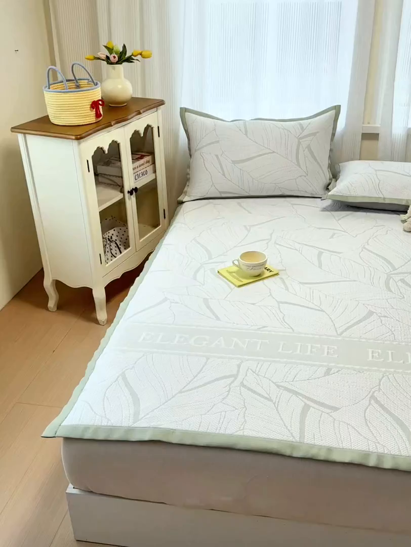 91家纺网 家纺一手货源 找家纺 亿梵家居 2026春夏新款冰豆豆PE高分子凉席 南枫-绿