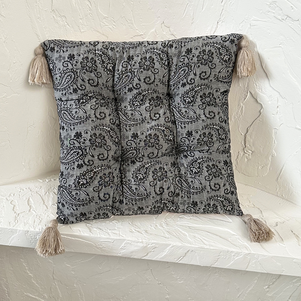 座享家 2026新款棉麻提花小流苏坐垫 复古黑