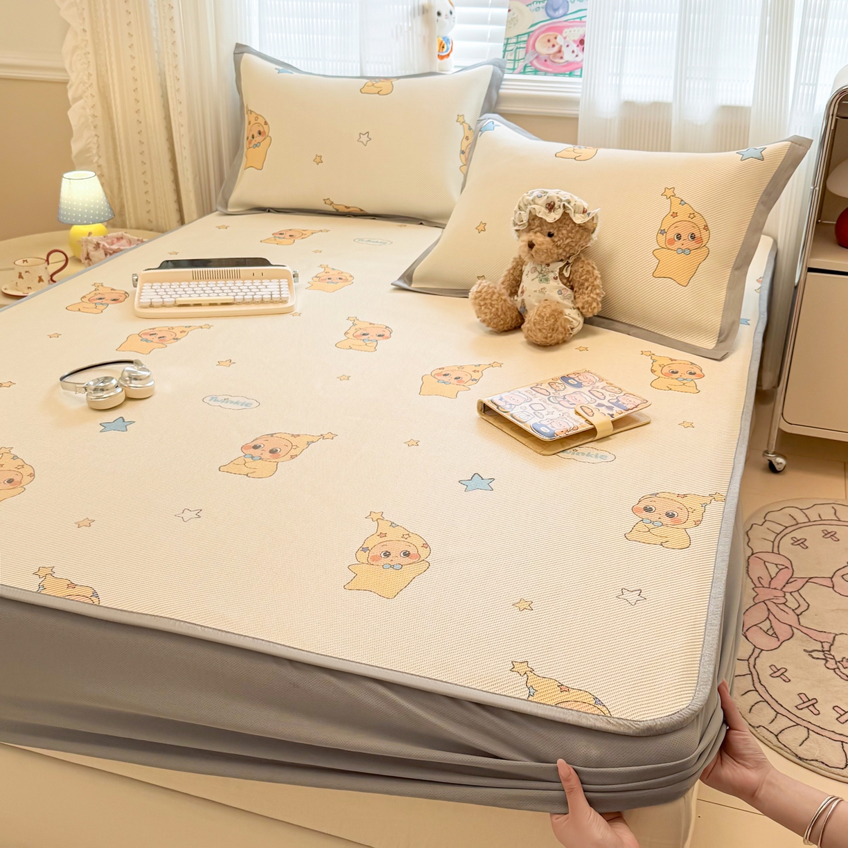 91家纺网 家纺一手货源 找家纺 慕尚家纺 2026新款清新凉感冰藤席床笠款 星星宝宝