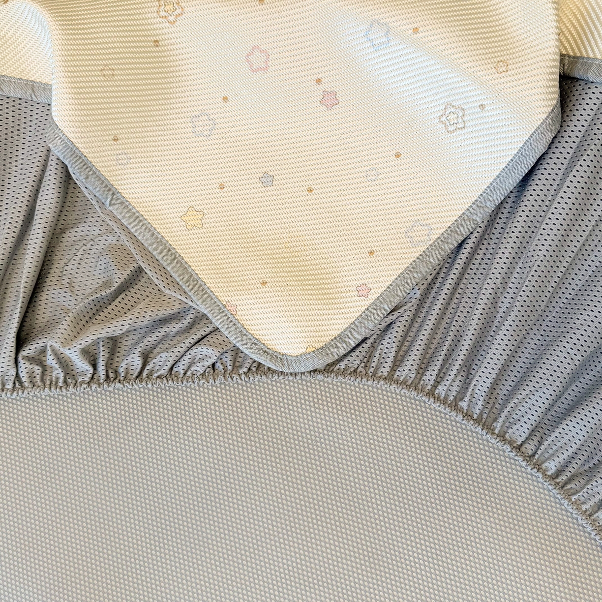 91家纺网 家纺一手货源 找家纺 慕尚家纺 2026新款清新凉感冰藤席床笠款 星星熊