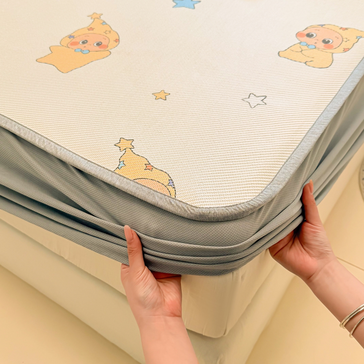 91家纺网 家纺一手货源 找家纺 慕尚家纺 2026新款清新凉感冰藤席床笠款 星星宝宝