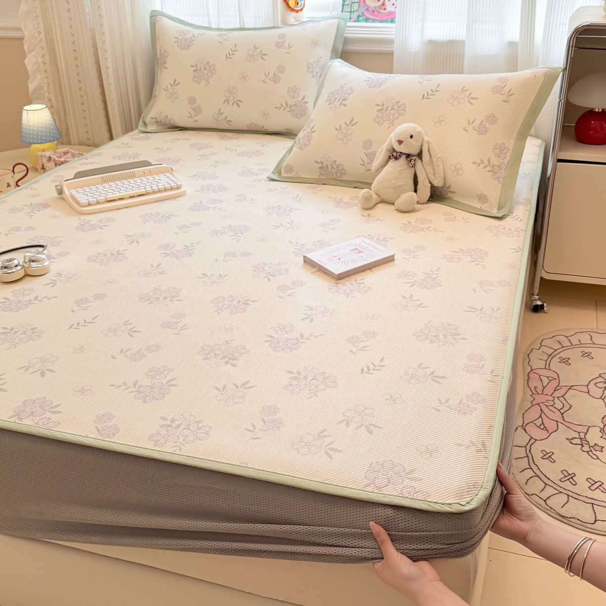 91家纺网 家纺一手货源 找家纺 慕尚家纺 2026新款清新凉感冰藤席床笠款 紫气东来