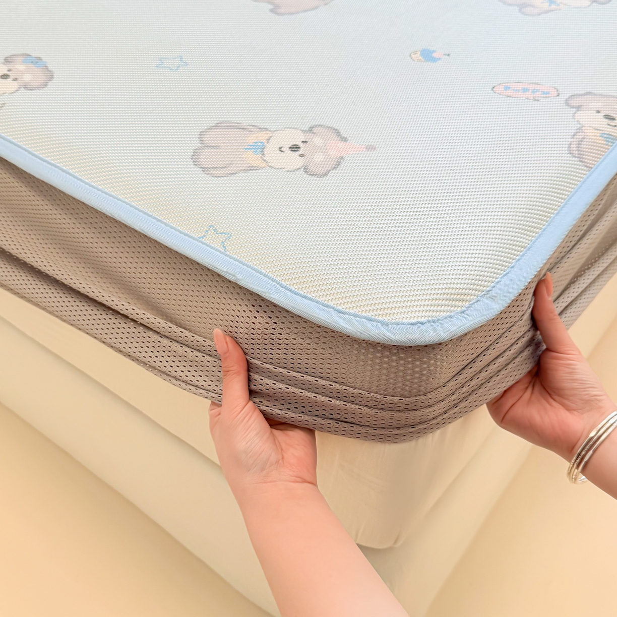 91家纺网 家纺一手货源 找家纺 慕尚家纺 2026新款清新凉感冰藤席床笠款 开心约克