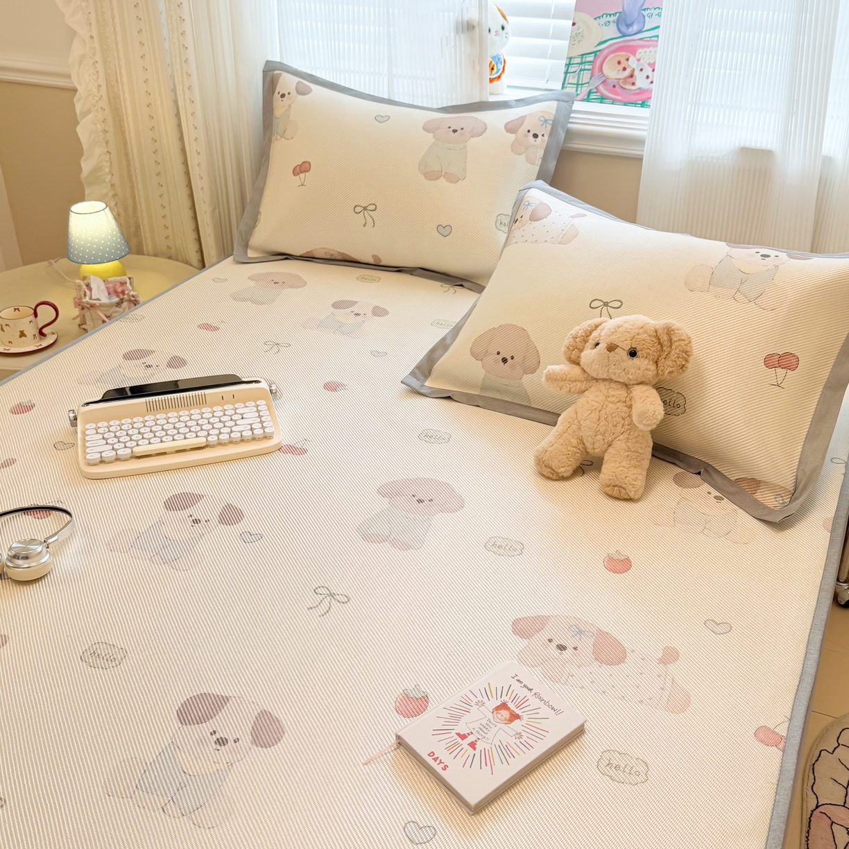 91家纺网 家纺一手货源 找家纺 慕尚家纺 2026新款清新凉感冰藤席床笠款 福禄小狗