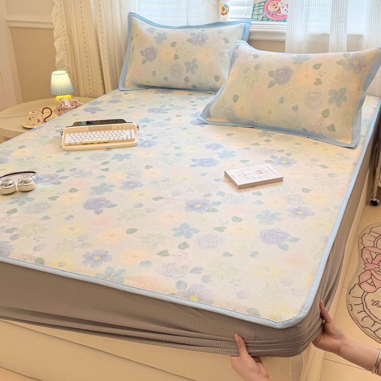 91家纺网 家纺一手货源 找家纺 慕尚家纺 2026新款清新凉感冰藤席床笠款 碎冰蓝