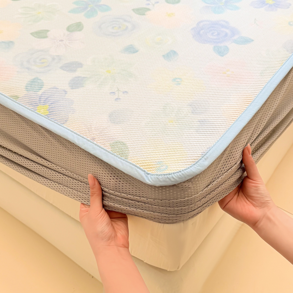 91家纺网 家纺一手货源 找家纺 慕尚家纺 2026新款清新凉感冰藤席床笠款 碎冰蓝