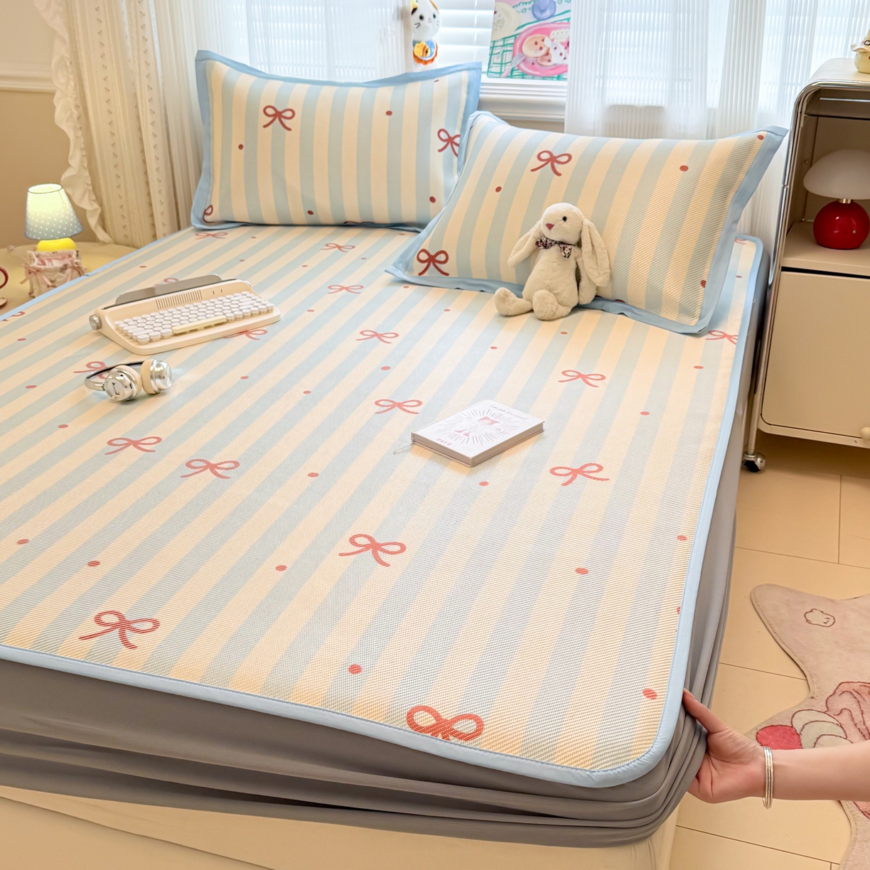 91家纺网 家纺一手货源 找家纺 慕尚家纺 2026新款清新凉感冰藤席床笠款 蝴蝶结