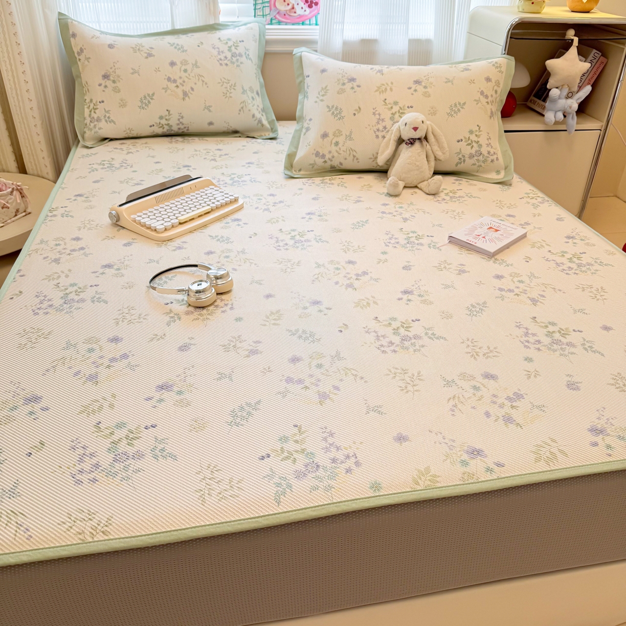 91家纺网 家纺一手货源 找家纺 慕尚家纺 2026新款清新凉感冰藤席床笠款 梦幻紫花