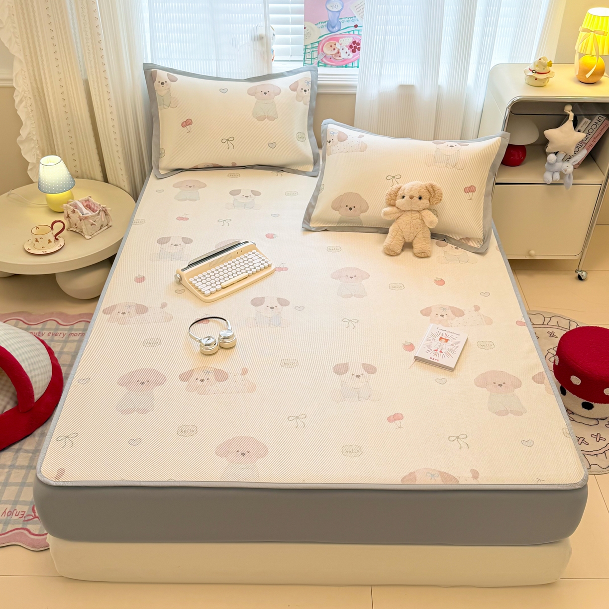 91家纺网 家纺一手货源 找家纺 慕尚家纺 2026新款清新凉感冰藤席床笠款 福禄小狗