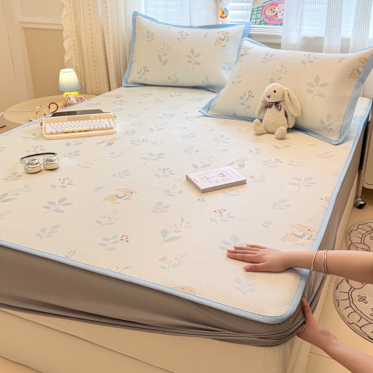 慕尚家纺 2026新款清新凉感冰藤席床笠款 春日小兔