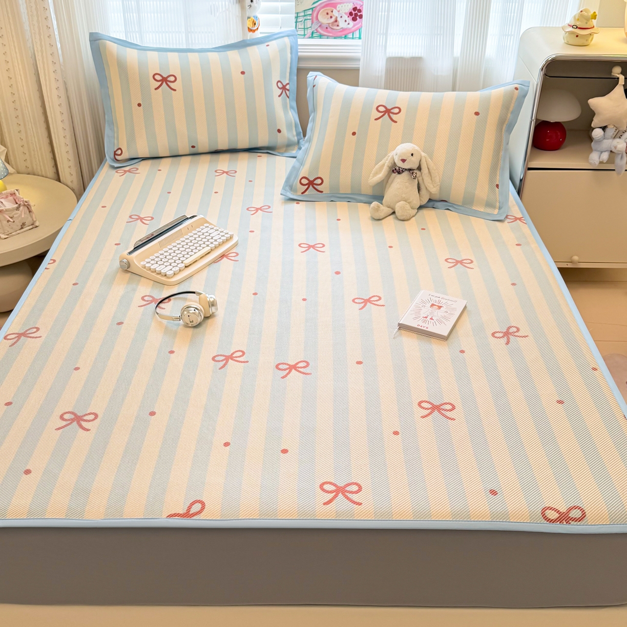 91家纺网 家纺一手货源 找家纺 慕尚家纺 2026新款清新凉感冰藤席床笠款 蝴蝶结