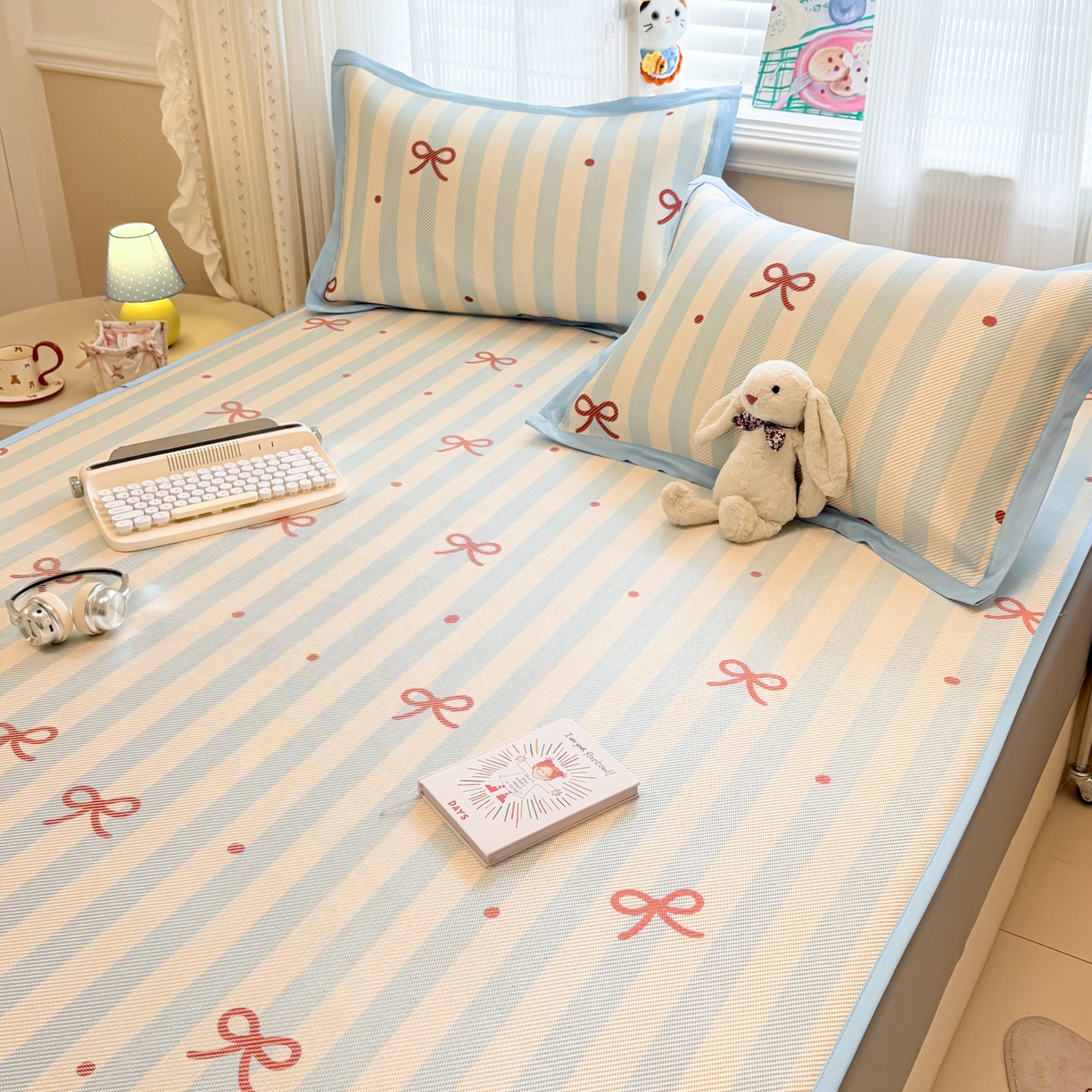 91家纺网 家纺一手货源 找家纺 慕尚家纺 2026新款清新凉感冰藤席床笠款 蝴蝶结